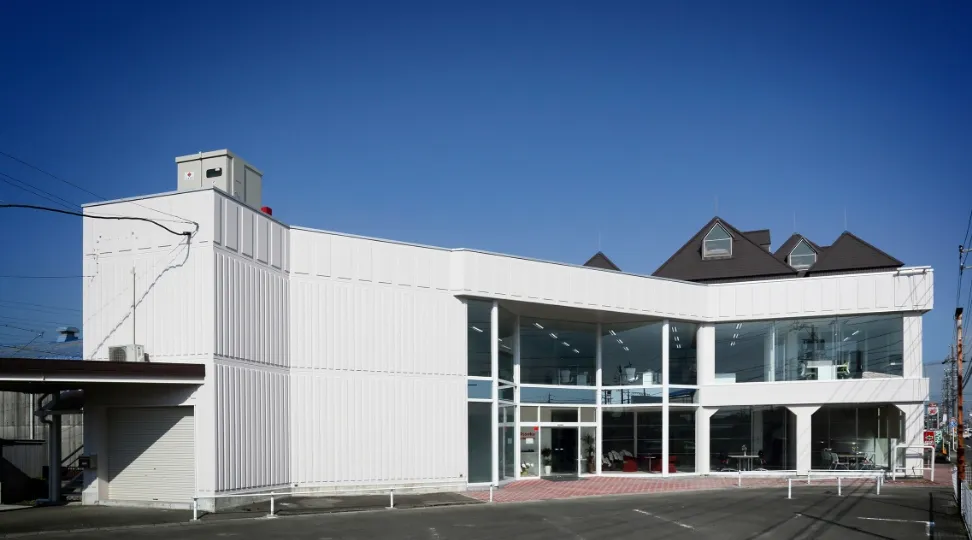 エミック株式会社四日市受託試験センター外観
